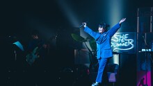 SHE IS SUMMER「SHE IS SUMMER One Man Live Where is my DOOR?」の様子。（Photo by Hiroshi Takano）