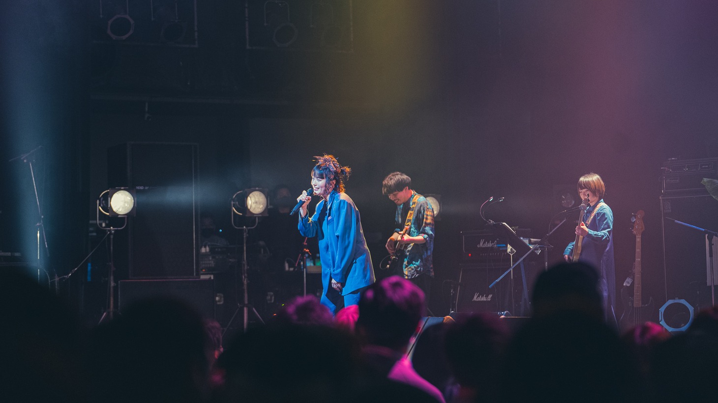 SHE IS SUMMER「SHE IS SUMMER One Man Live Where is my DOOR?」の様子。（Photo by Hiroshi Takano）