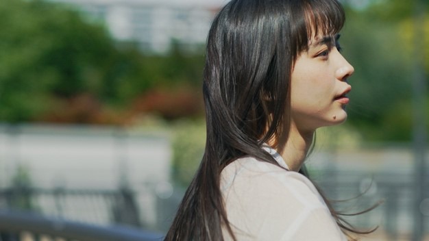 堀込泰行「5月のシンフォニー」ミュージックビデオより。