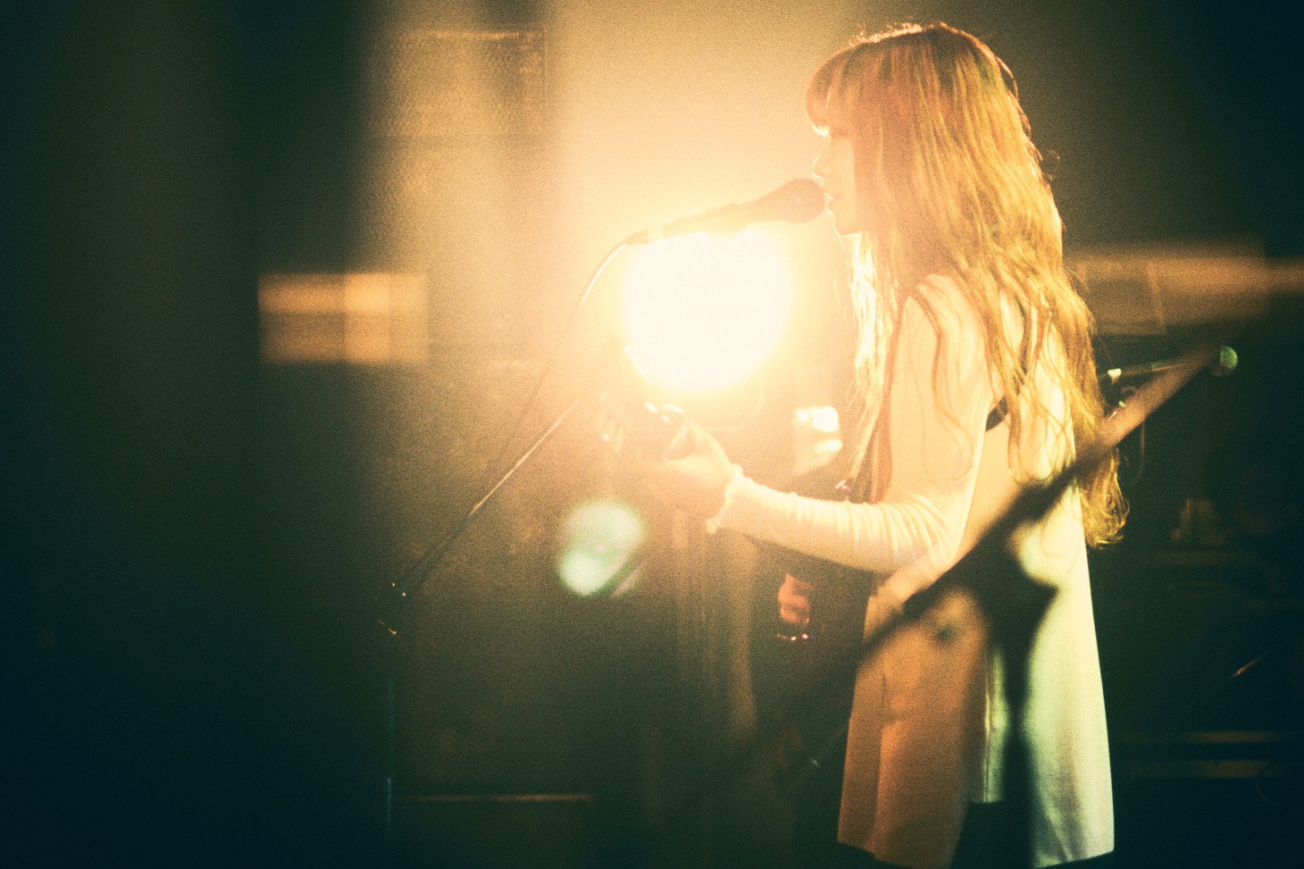 畳野彩加（Vo. G / Homecomings）（Photo by Tetsuya Yamakawa）