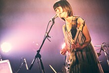 塩塚モエカ（Vo, G / 羊文学）（Photo by Tetsuya Yamakawa）