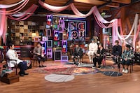 左から千葉雄大、田中圭、Novelbright。(c)日本テレビ