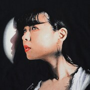 平賀さち枝とRIE SATO PARISのコラボTシャツデザイン。
