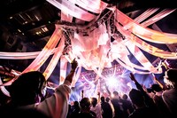 MIGMA SHELTER「DANCE AROUND」振替公演の様子。（撮影：Masayo）