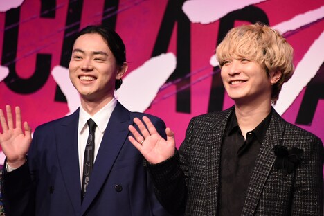 左から菅田将暉、Fukase（SEKAI NO OWARI）。