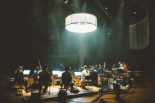 蓮沼執太フィル「○→○」東京・Bunkamuraオーチャードホール公演の様子。（撮影：後藤武浩）