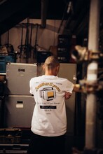 オリジナルTシャツを着用したKID FRESINO。（Photo by Ray Otabe）