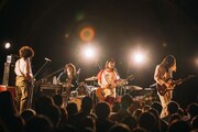 カネコアヤノのライブの様子。（Photo by Ray Otabe）