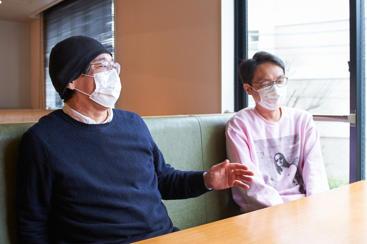 左から佐々木敦、南波一海。