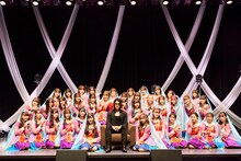 ラストアイドルとROLAND。（Photo by Yoshifumi Shimizu）