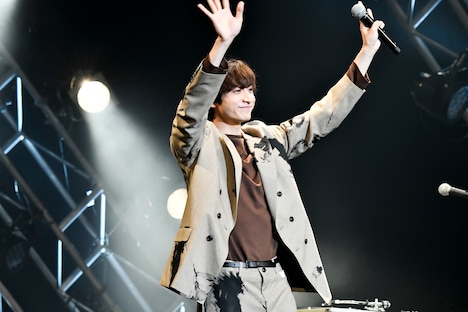 イベント進行を務めた小関裕太。(Photo by AZUSA TAKADA)