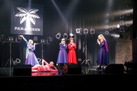 PARADISES（Photo by sotobayashi kenta）