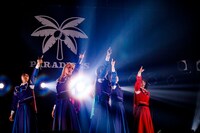 PARADISES（Photo by sotobayashi kenta）