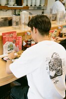 「大盛軒×NEMES 鉄板麺T-SHIRT」
