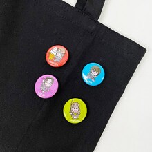 「ライブナタリー “TEAM SHACHI” ～シャチにボイメン 会いにおいで～」缶バッジ