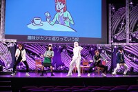 「MAJIなんなんだ」を歌い踊る超特急。