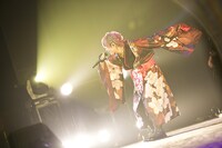 となりの坂田。（撮影：堀卓朗［ELENORE］）