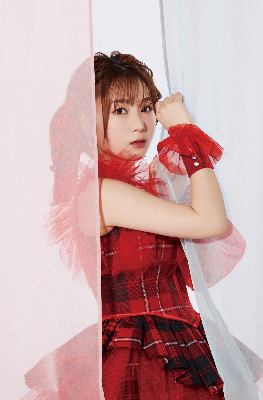 富田美憂、物語の始まりとなる1stフルアルバム「Prologue」発表