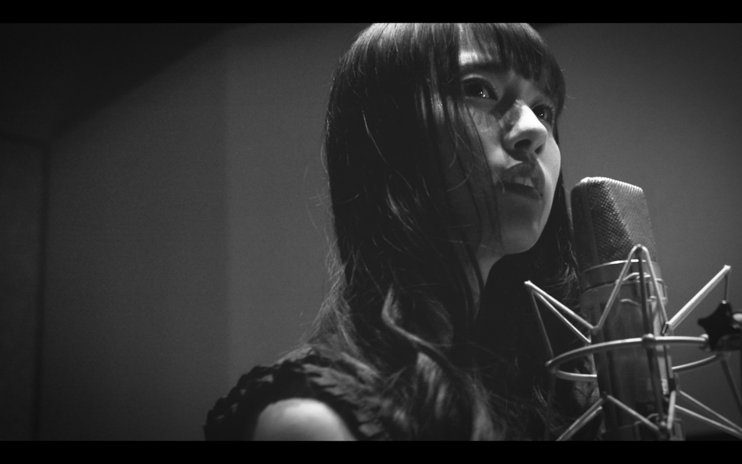 清水理子「ツグム。」ミュージックビデオより。