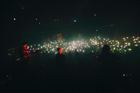 「SPARK!!SOUND!!SHOW!! 2021 TOUR "HAPPY BIRTH DIE"」最終公演の様子。