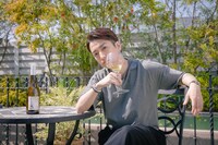 明希（シド）とワイン。