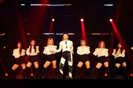 「Never Gonna Dance Again」の様子。