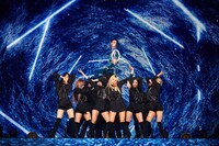 「Never Gonna Dance Again」の様子。