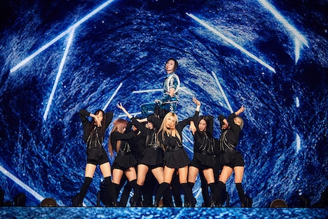 「Never Gonna Dance Again」の様子。