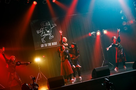 GO TO THE BEDS(Photo by sotobayashi kenta)