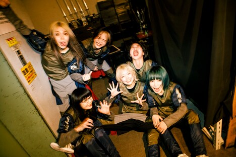 GO TO THE BEDS(Photo by sotobayashi kenta)