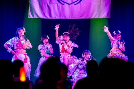 「Lily of the valley 3rd Anniversary Live『リリバリの誕生前夜』」の様子。(撮影:小林公士)