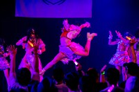 「Lily of the valley 3rd Anniversary Live『リリバリの誕生前夜』」の様子。（撮影：小林公士）