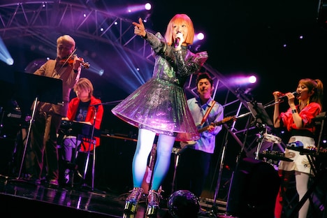 降幡愛「1st Live Tour APOLLO」東京・Zepp DiverCity（TOKYO）公演の様子。（撮影：江藤はんな）