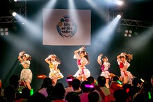 「Lily of the valley 3rd Anniversary Live『リリバリの誕生前夜』」の様子。（撮影：小林公士）