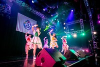 「Lily of the valley 3rd Anniversary Live『リリバリの誕生前夜』」の様子。（撮影：小林公士）