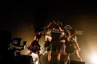 「BenjaminJasmine 2nd AnniversaryLive『 KAIKA -ONLINE- 』」の様子。