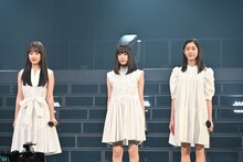 エビ中の新メンバー。左から桜木心菜、小久保柚乃、風見和香。