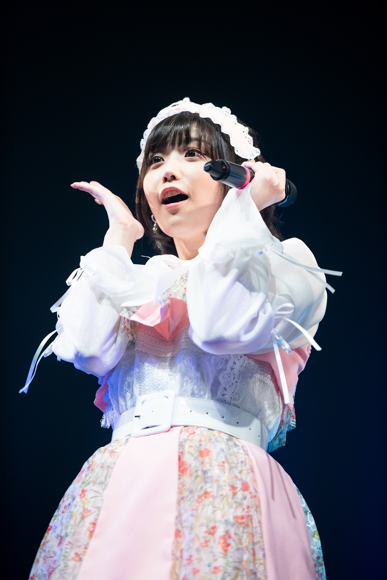 小山ひな