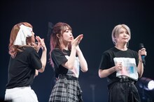 左から羽島みき、塩見きら、羽島めい。