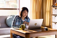 映画「僕と彼女とラリーと」場面写真(c)2021「僕と彼女とラリーと」製作委員会