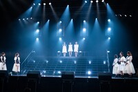 ステージに姿を現したエビ中新メンバー。