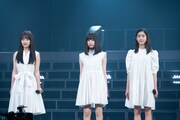 エビ中新メンバーの桜木心菜、小久保柚乃、風見和香（左から）。