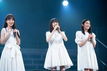 エビ中新メンバーの桜木心菜、小久保柚乃、風見和香（左から）。