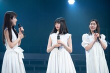 エビ中新メンバーの桜木心菜、小久保柚乃、風見和香（左から）。