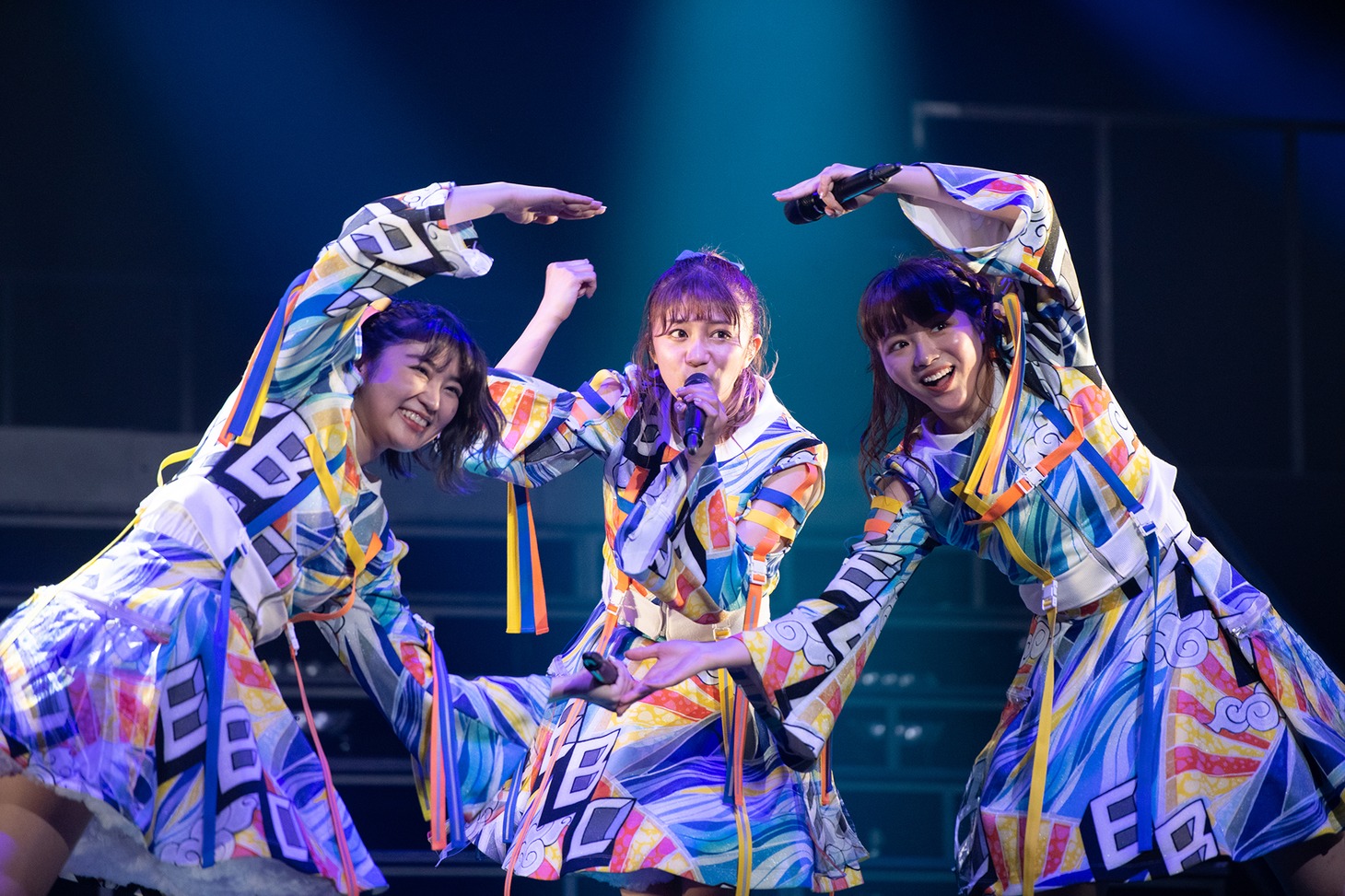 左から柏木ひなた、星名美怜、中山莉子。