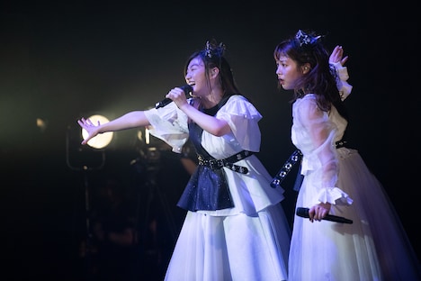 左から小林歌穂、中山莉子。