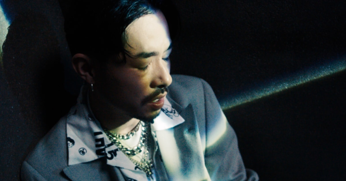 ZORNが「家庭の事情」を歌う、MV監督は山田健人(動画あり) - 音楽ナタリー