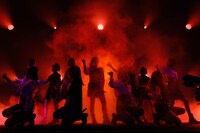 =LOVE全国ツアー「全部、内緒。」茨城公演の様子。（写真提供：代々木アニメーション学院）