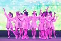=LOVE全国ツアー「全部、内緒。」茨城公演の様子。（写真提供：代々木アニメーション学院）
