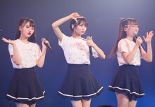左から齊藤なぎさ、大場花菜、齋藤樹愛羅。（写真提供：代々木アニメーション学院）